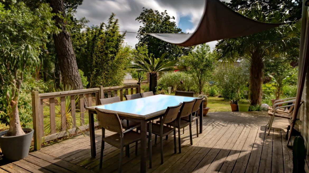 Rénovez le sol de votre terrasse pour un extérieur plus moderne !